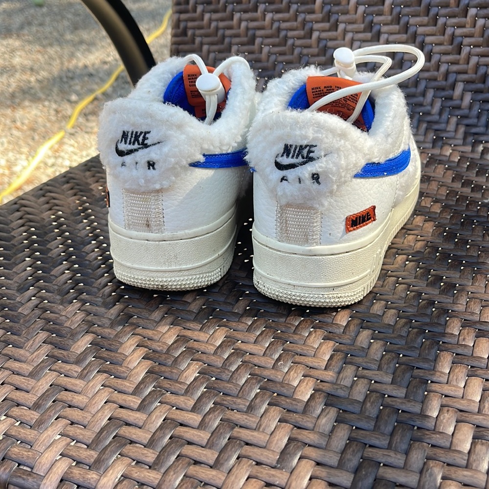 Women’s Nike Air Force 1 shoes - Picture 3 of 4